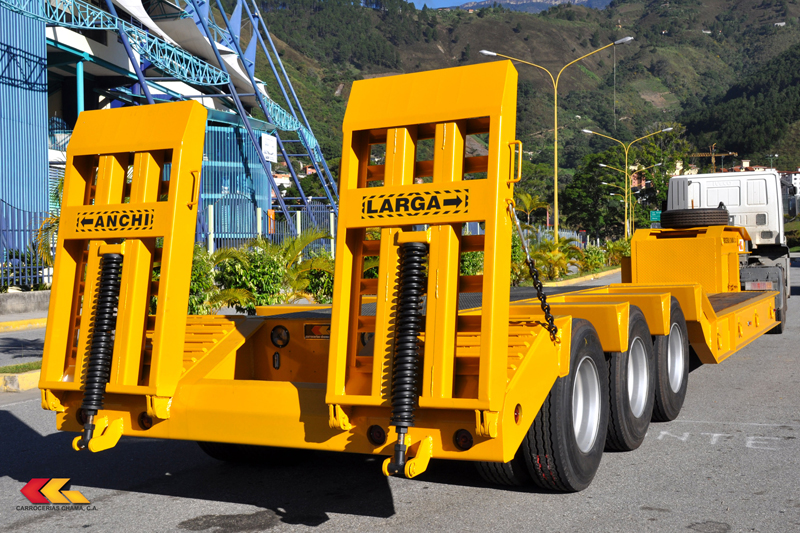 Transporte en Equipo / Camabaja Hidráulico en Amalfi, Antioquia, Colombia
